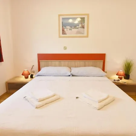 Apartment Noemi3 By Interhome Poreč