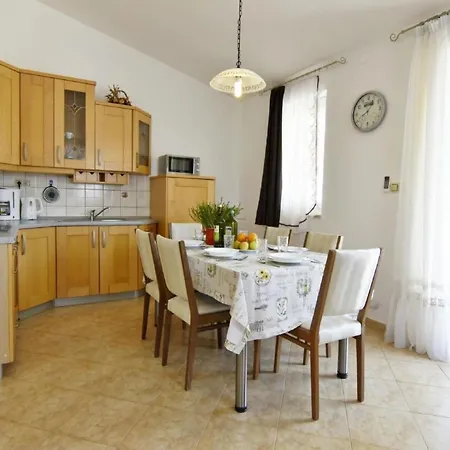 Noemi3 By Interhome Πόρετς